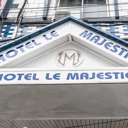 Hotel Le Majestic Дуала Екстер'єр фото
