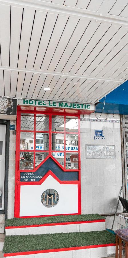Hotel Le Majestic Дуала Екстер'єр фото