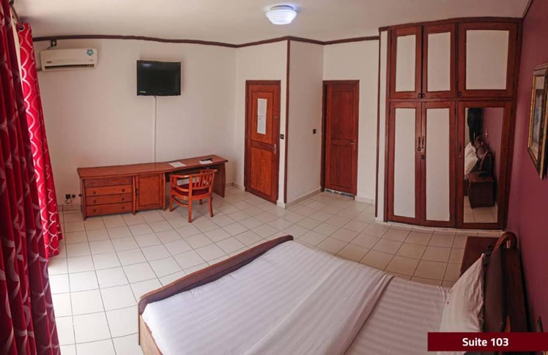 Hotel Le Majestic Дуала Екстер'єр фото