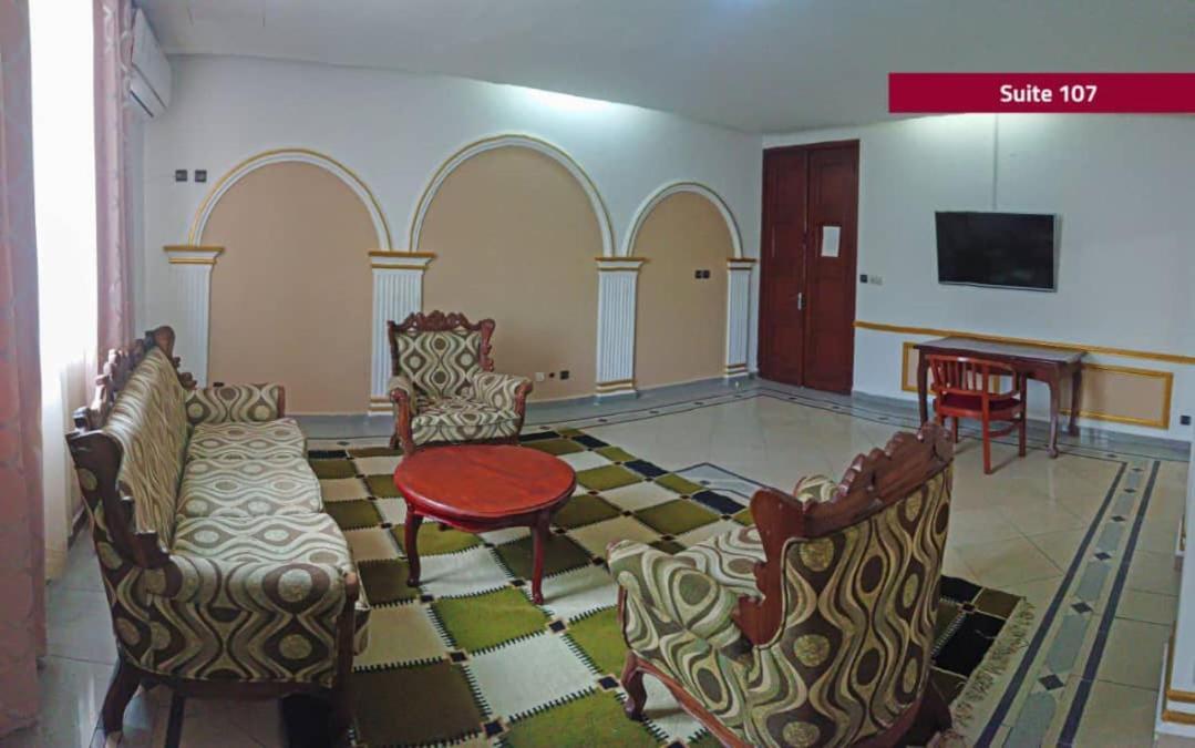 Hotel Le Majestic Дуала Екстер'єр фото