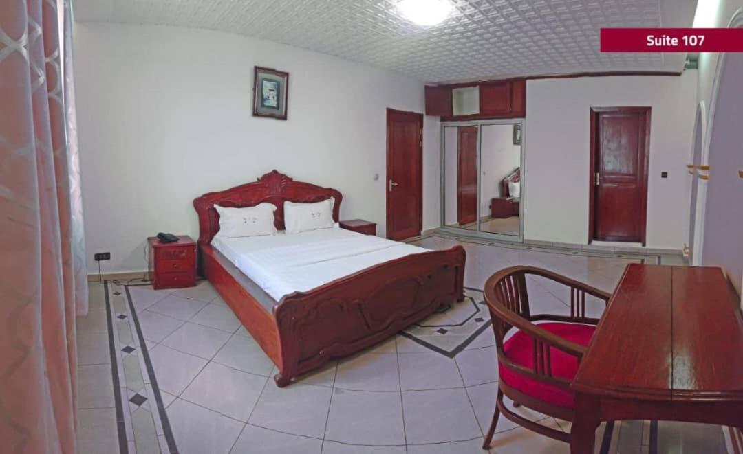 Hotel Le Majestic Дуала Екстер'єр фото