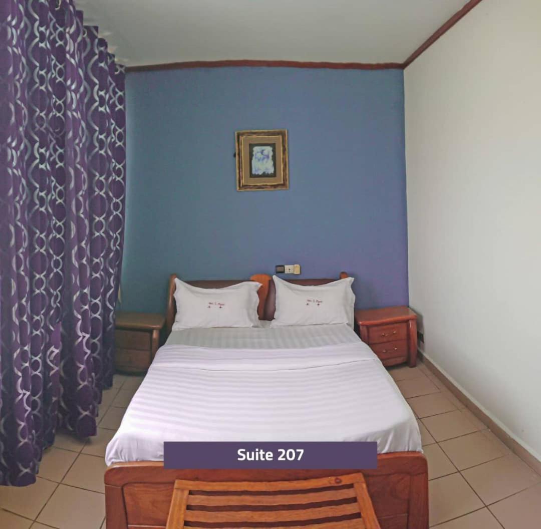 Hotel Le Majestic Дуала Екстер'єр фото