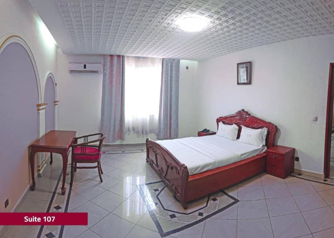 Hotel Le Majestic Дуала Екстер'єр фото