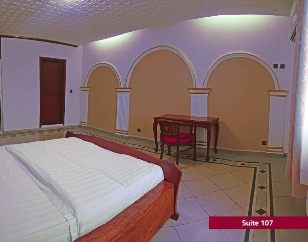 Hotel Le Majestic Дуала Екстер'єр фото